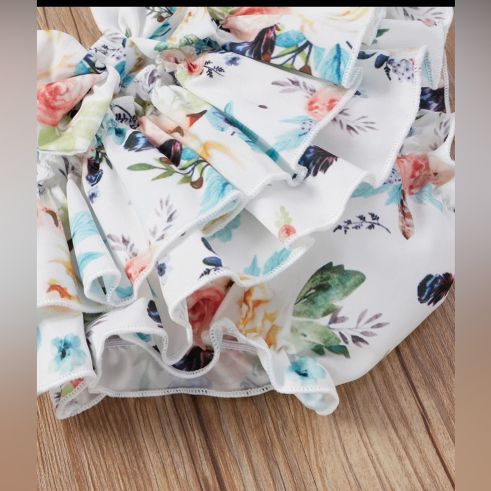 🧨NEW Baby Graphic Bodysuit & Floral, Ruffle Bloomers & headband. 6-9 mos - Picture 10 of 12
